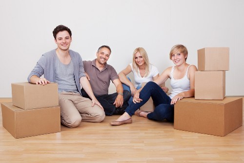 Residential and office relocation support with a moving truck in Kennington